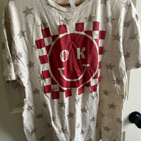 EUC size XL tee with stars, smiley , and O-K! Happy, okay, USA. Unisex - Picture 3 of 6